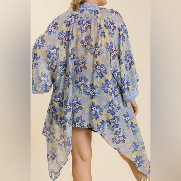 Sheer Floral Print Open Front Kimono with Crochet Detail - Picture 4 of 5